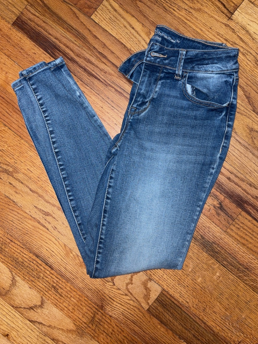 Maurices Women's Faded Blue Skinny Jeans